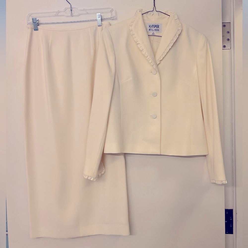Women's Cream Skirt